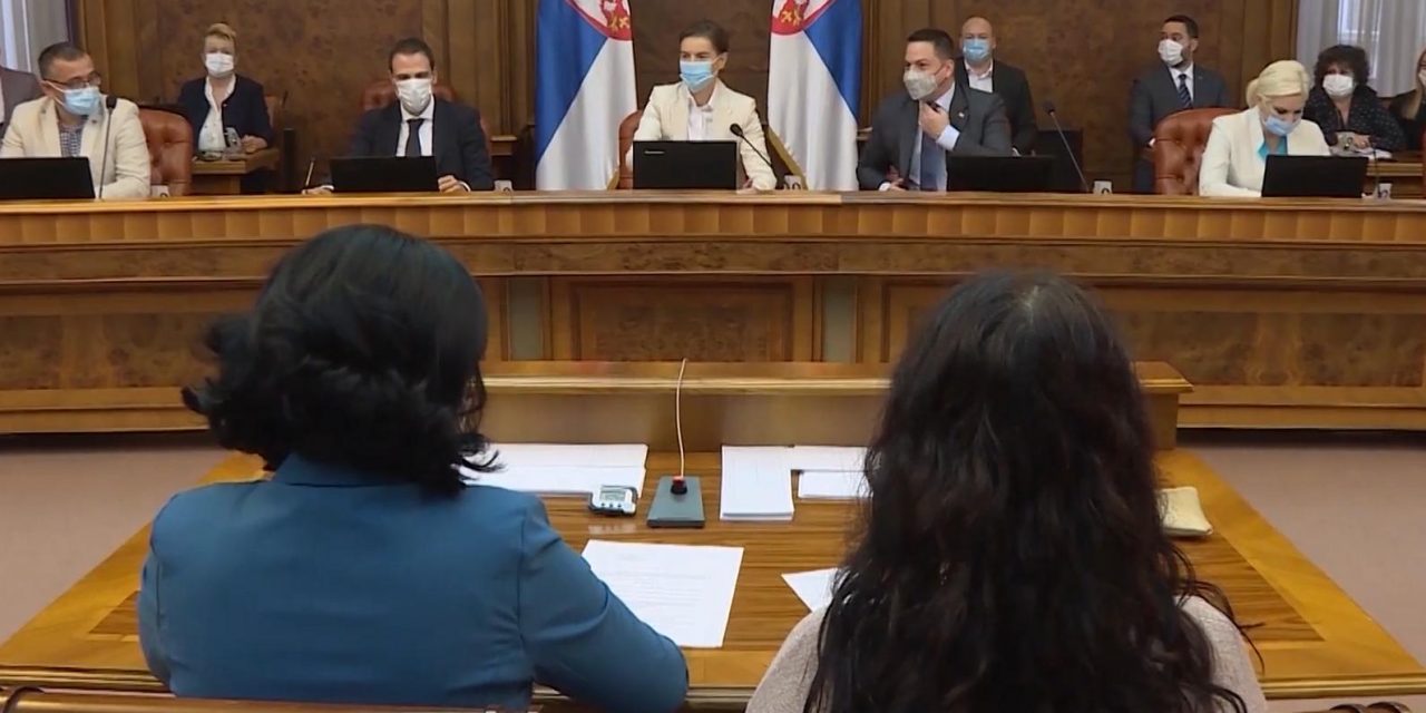 Kormányrendelet: Aki nem oltatja be magát és betegszabadságra megy, nem kap 100 százalékos fizetést