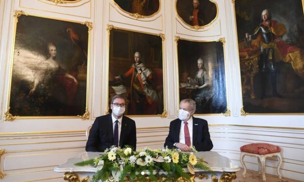 A cseh elnök bocsánatot kért a Szerbia elleni NATO bombázás miatt