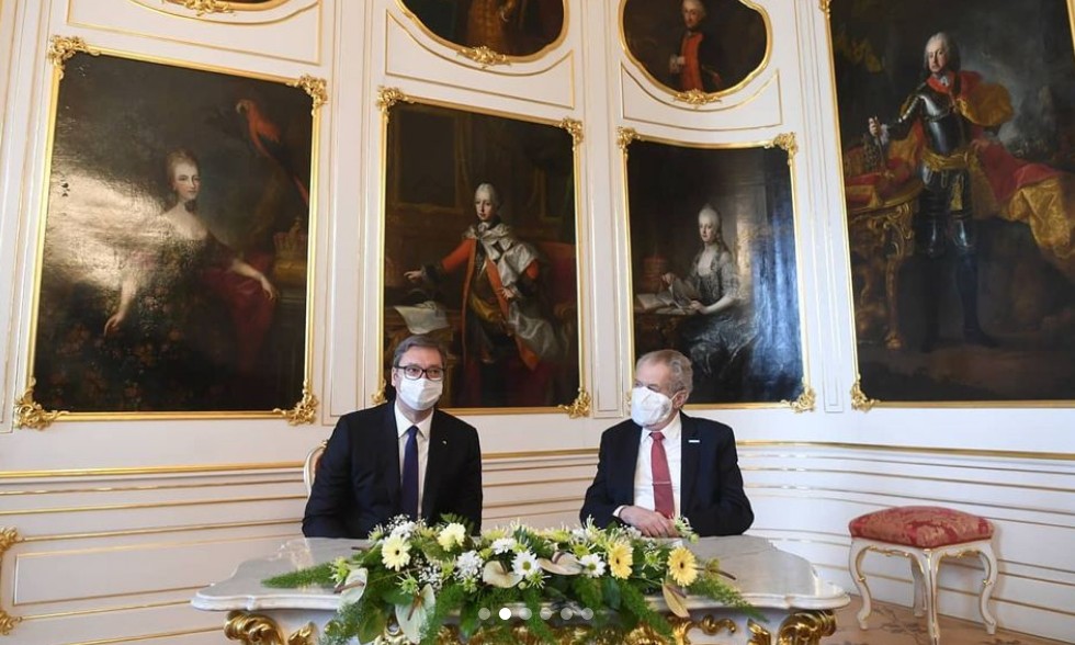 A cseh elnök bocsánatot kért a Szerbia elleni NATO bombázás miatt