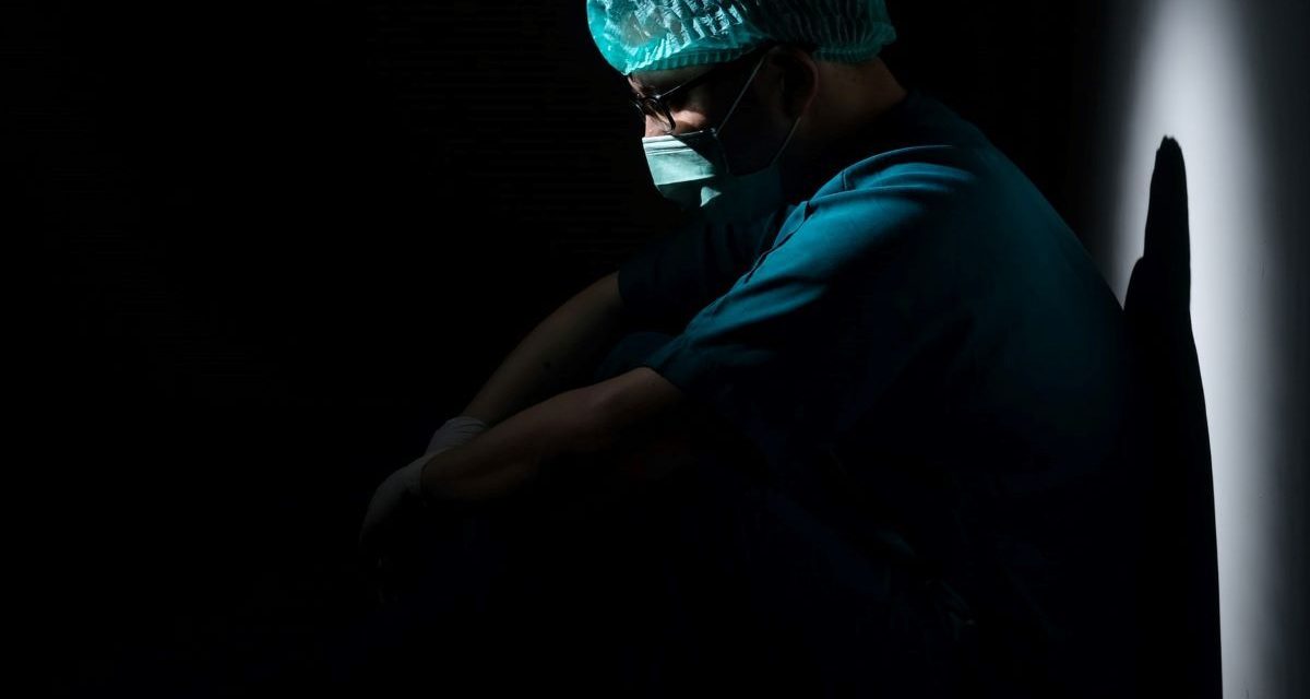 <span class="entry-title-primary">„A járvány megállításához globális szintű válaszra lenne szükség“</span> <span class="entry-subtitle">A szakértő szerint túlságosan átpolitizált a járványkezelés, a vírust kampányeszközként használják a politikusok</span>