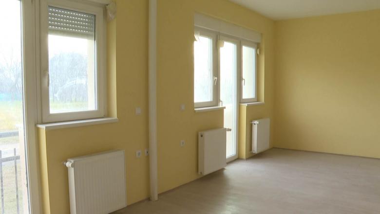 <span class="entry-title-primary">Úgy tűnik megállt a topolyai Diákotthon épületének süllyedése</span> <span class="entry-subtitle">Januárban azt mondták, csőtörés miatt kellett bezárni az otthont, most süllyedésről adtak ki közleményt</span>