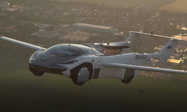 Sikeresen tesztelték a repülő autót Szlovákiában (videó)