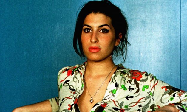Kiadják Amy Winehouse naplóit