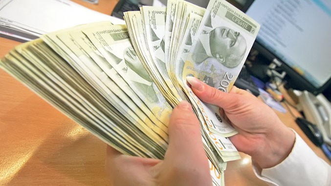 Fiatalok: Százezer dinár kell a tisztességes megélhetéshez