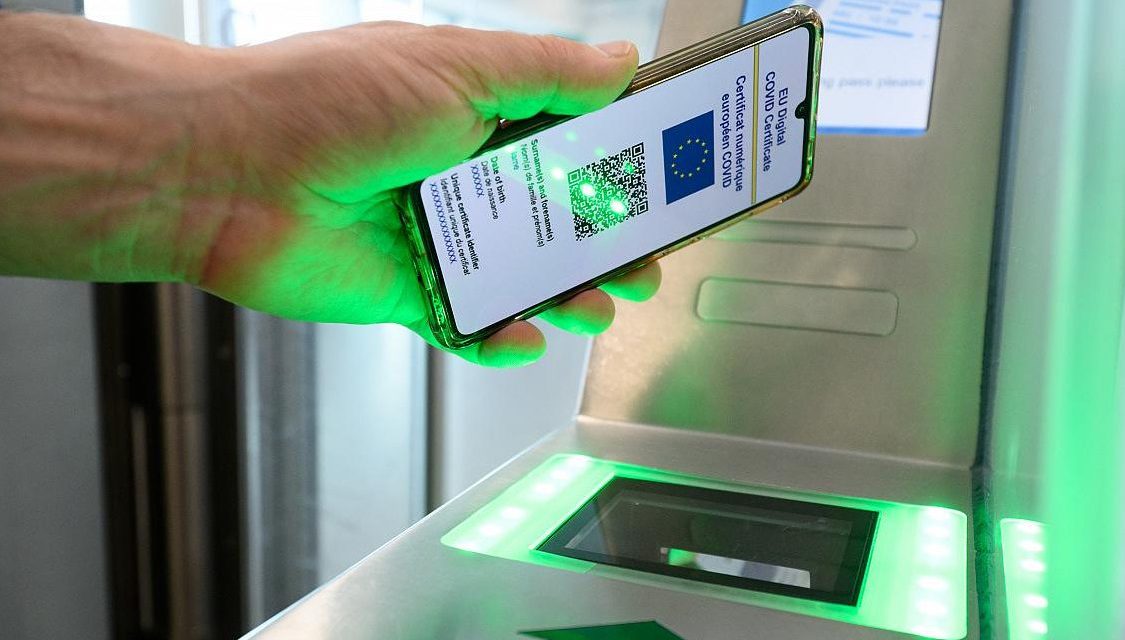 Horvátországban mindenhol kötelező lesz a digitális Covid-igazolvány, ahol maszkot kell viselni