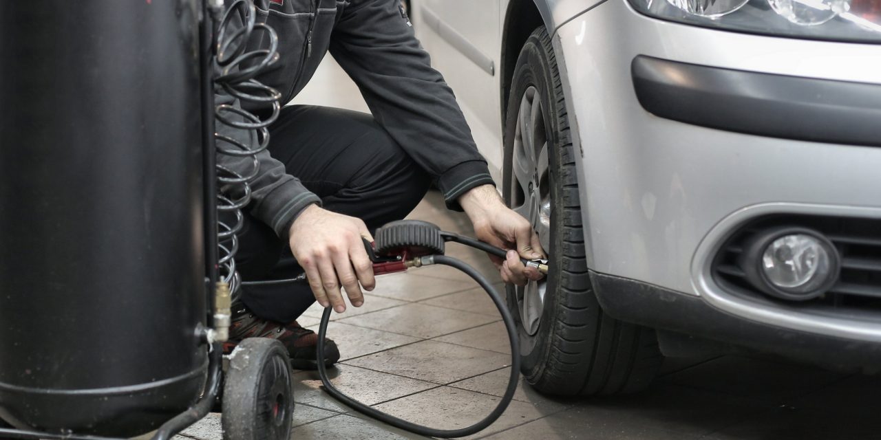 Kiszúrták mind a négy gumiját, mégis visszatér Splitbe a fiatal újvidéki író