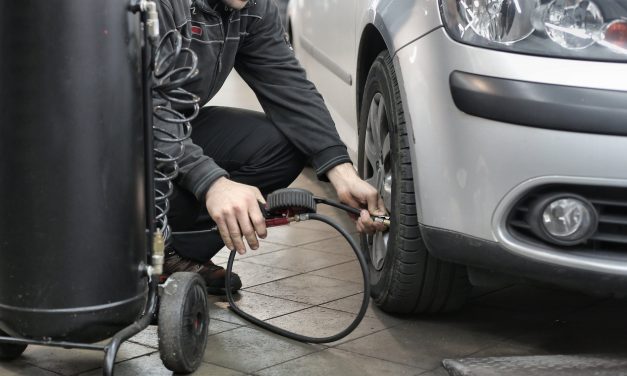 A rendőrség mást mond a képviselőnő kiszúrt gumijairól