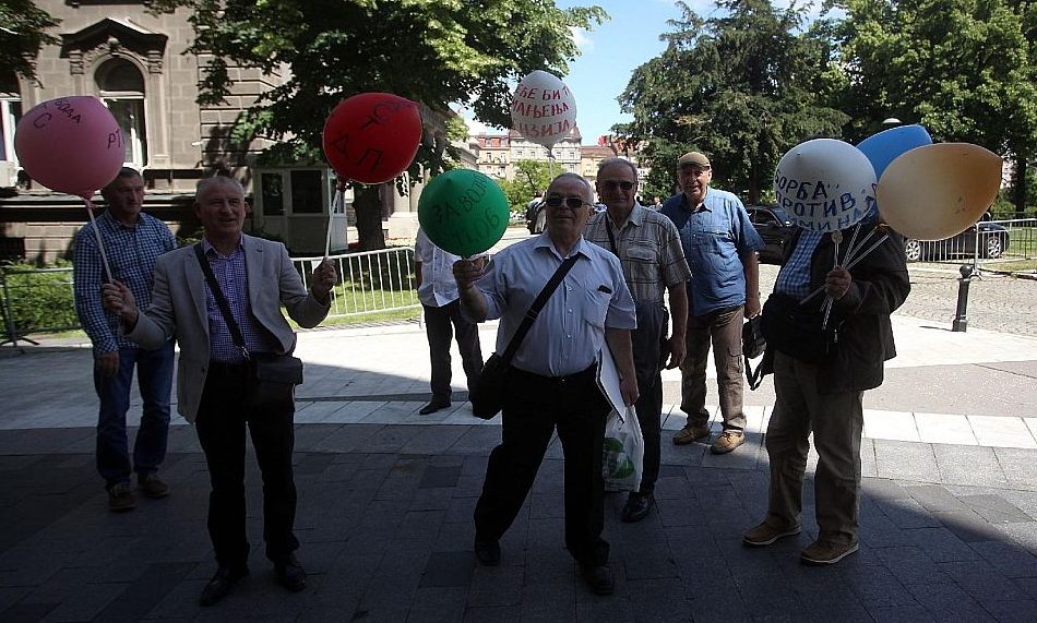 A nyugdíjasok visszaadják Vučićnak a vitaminokat
