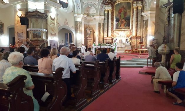 „Nem plébános, csak kisbetűs atya”