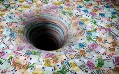 Negyvenmilliárd euróval tartozik az ország, de kinek?