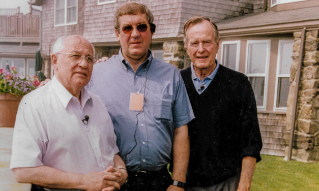 <span class="entry-title-primary">Gorbacsov titkai: Húsz év barátság története a volt szovjet elnökkel</span> <span class="entry-subtitle">"Valóban ilyen szörnyű világban éltünk?"</span>