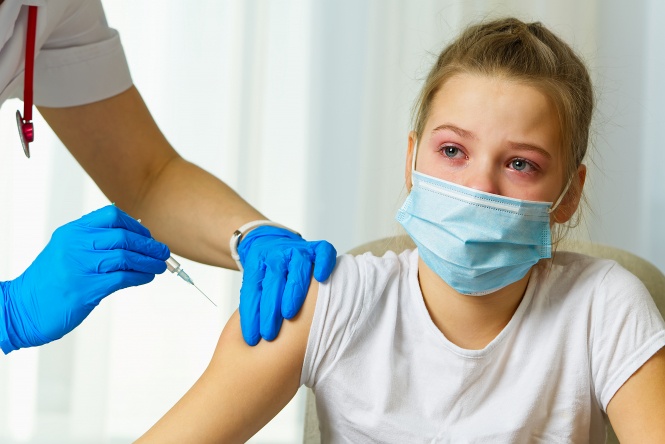 Magyarországon az iskolaigazgatóknak kell megszervezniük a 12-18 éves diákok oltását