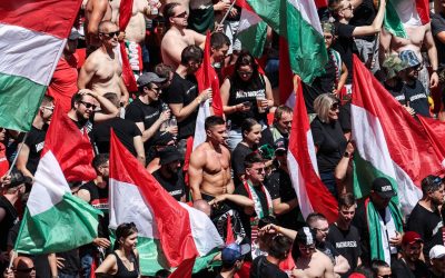 Szerb- és románellenes rigmusok miatt kaptak büntetést a magyar szurkolók