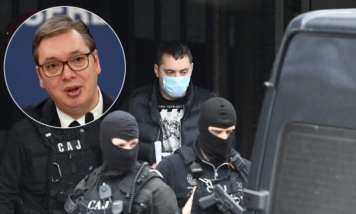 A haladókat központilag segítik abban, hogy meg tudják védeni Vučićot