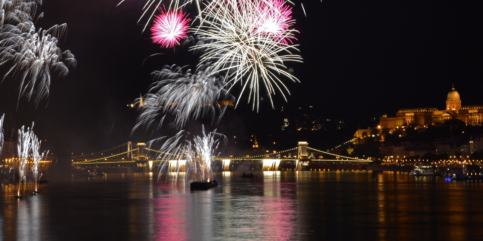 Magyarország-szerte az államalapításra emlékeznek