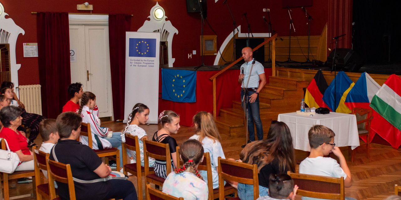 Európai fiatalok ismerkedtek egymás kultúrájával és hagyományaival Szabadkán (Fotók)