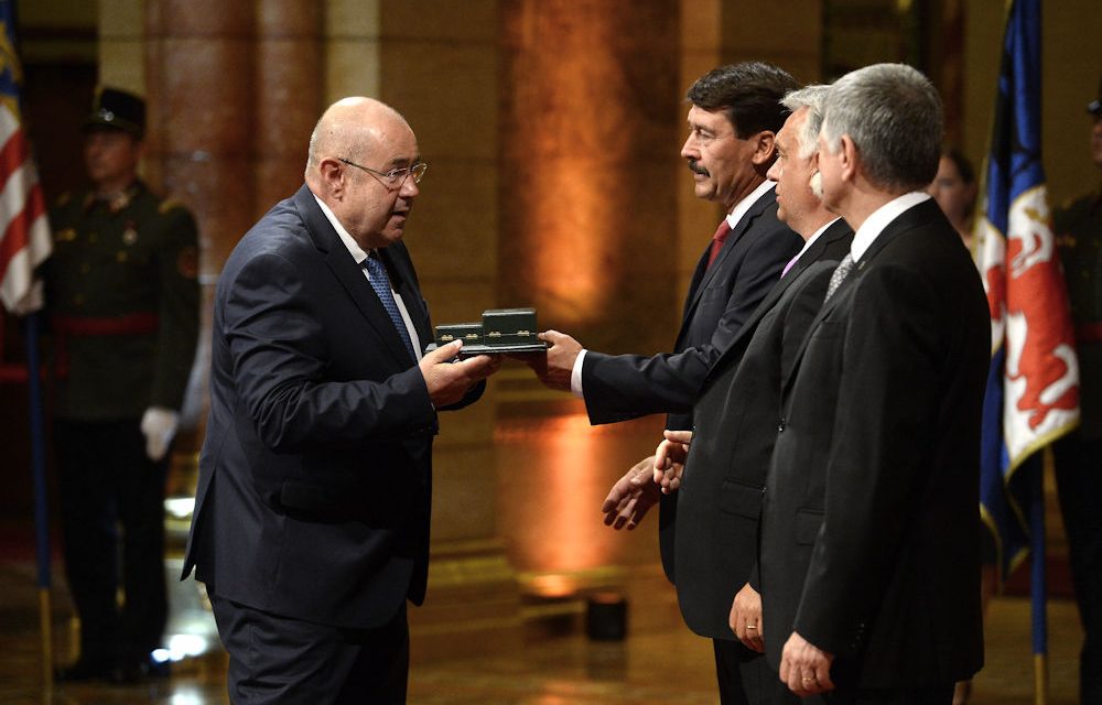 <span class="entry-title-primary">A negyedik szint harmadik fokozata</span> <span class="entry-subtitle">Jutalmak a nemzet, a párt és a főméltóságok érdekében végzett szolgáltatásokért</span>