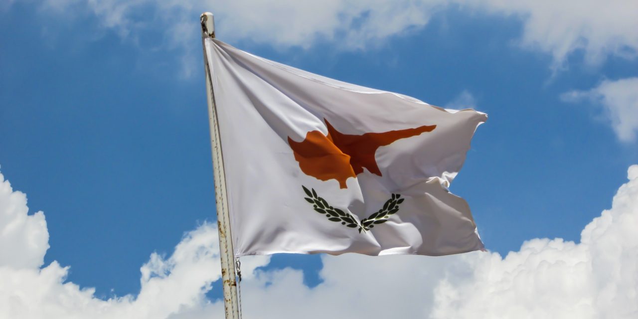 Ciprus levette Szerbiát a zöld listáról