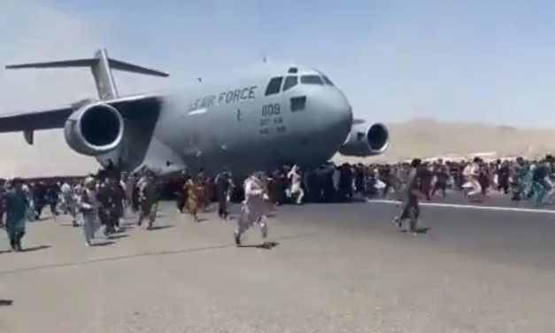 Emberi maradványokat találtak a Kabulból felszállt katonai gép futóműházában (Videóval)