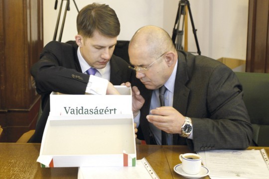 Huszonnégy óra krónikája