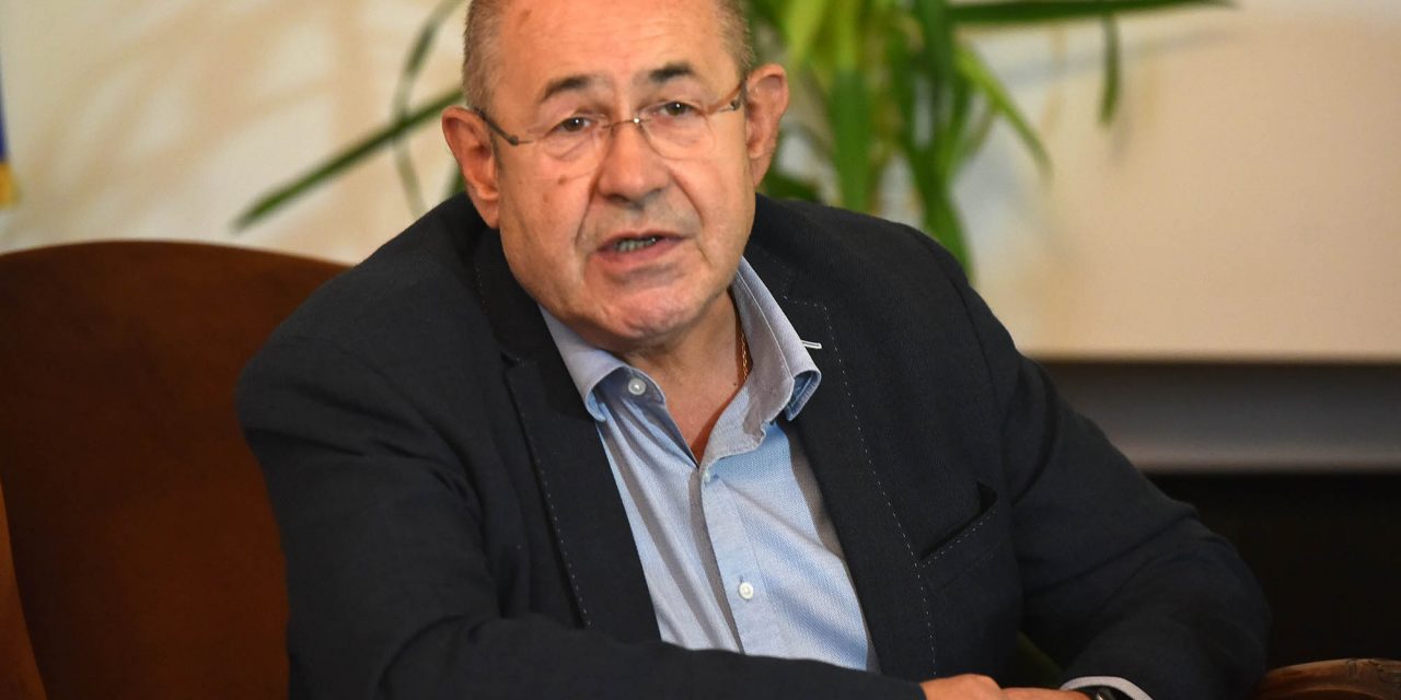 Elfogadható-e Pásztor István kezdeményezőnek, moderátornak színházügyben?