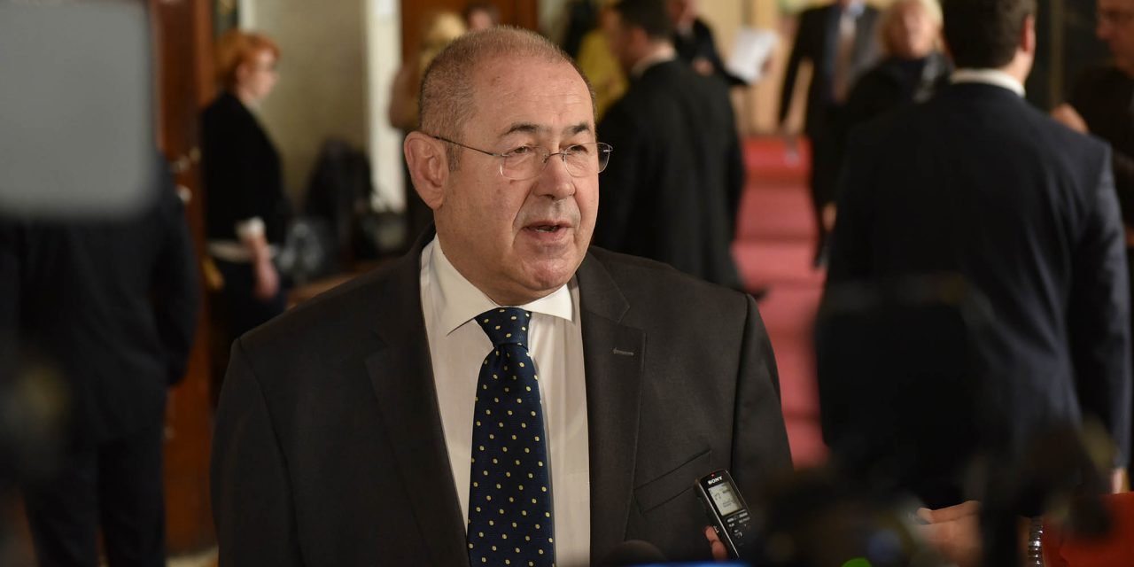 Pásztor István nem élt a lehetőséggel, nem ment nyugdíjba