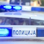 A gyanú szerint pisztolyt adott 10 éves fiának, és utasította, hogy lőjön rá az áldozatra