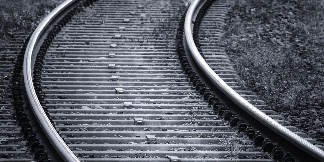 Sínpálya-alkatrészeket lopott egy férfi Nagybecskereken