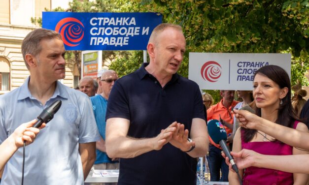 Két éttermet záratott be a felügyelőség miután ott ellenzéki politikusok vendégeskedtek