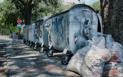 Gyilkossági kísérlettel gyanúsítják a 19 éves lányt, aki a konténernél hagyta csecsemőjét