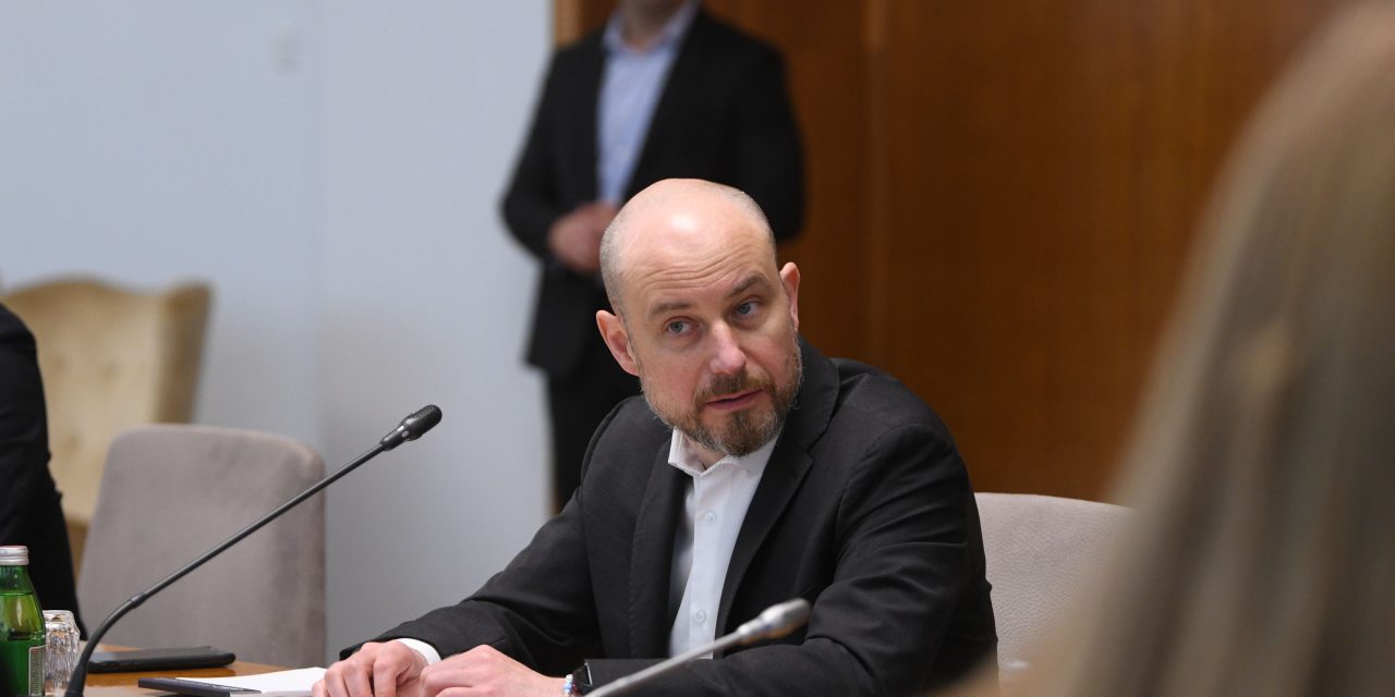 Bilčik: Zökkenőmentes választások Szerbiában