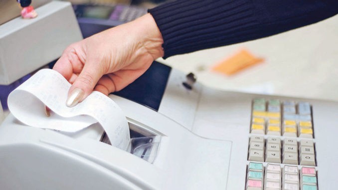 Jövő év végéig nem lesz szükség a piacokon adómemóriás pénztárgépre