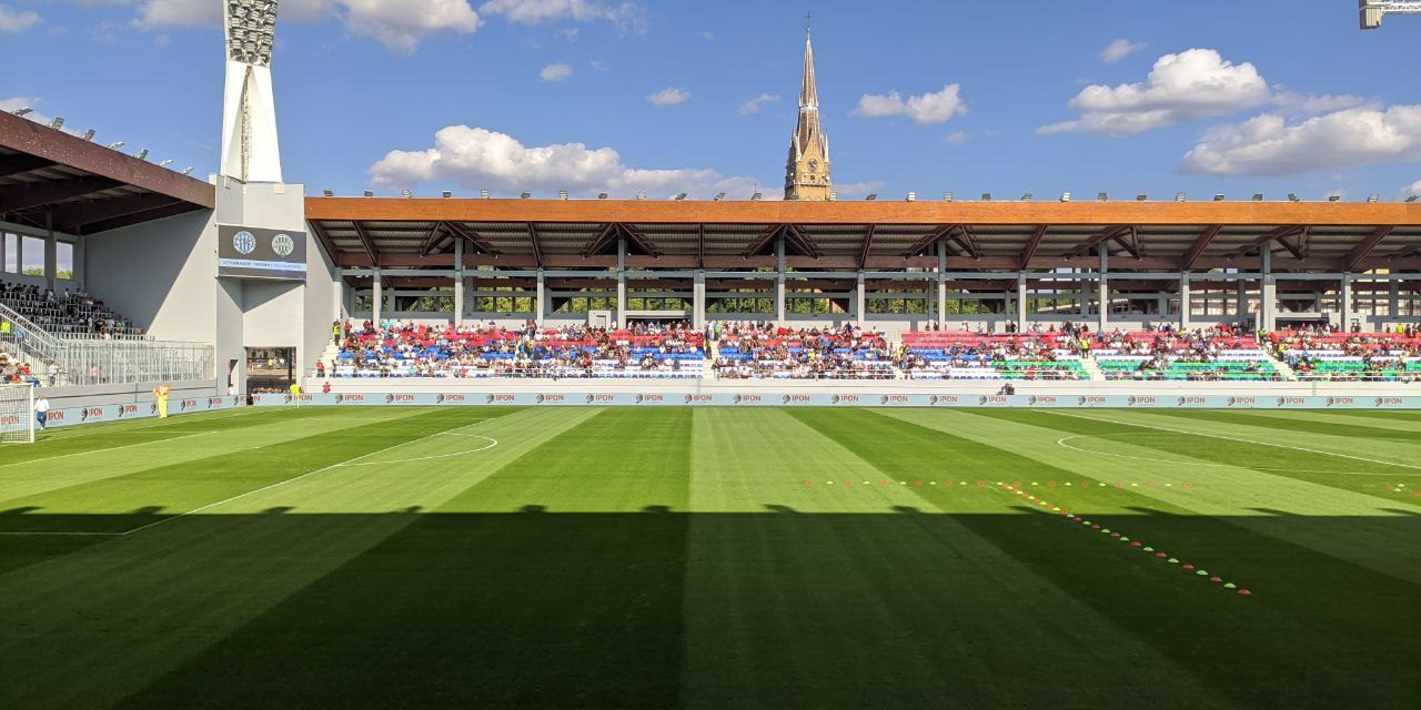 Megkezdődött a új topolyai Városi Stadion hivatalos pályaátadója (Fotók)