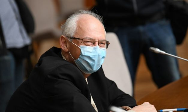 Kon: Nincs közel a járvány vége