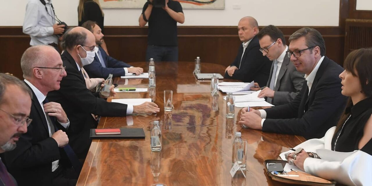 Vučić a nyugati országok nagyköveteinek „elmagyarázta Szerbia pozícióját”