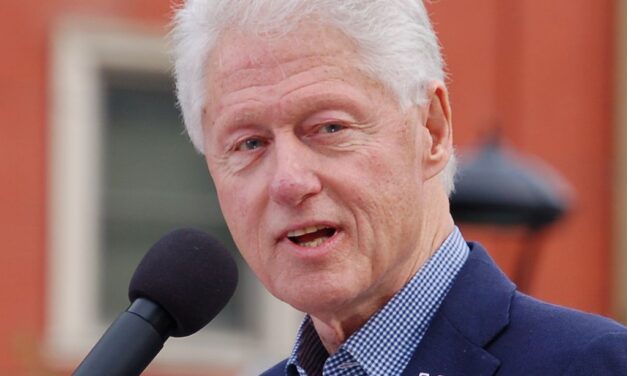 Bill Clinton kórházba került
