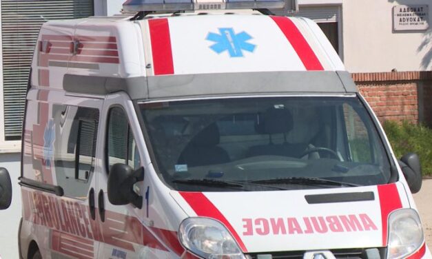 Meghalt a negyedik emeletről kizuhant nő