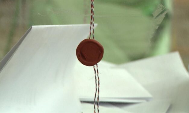 „Vučić elegánsabban lopta el a választásokat, mint Grúziában tették”