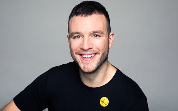 <span class="entry-title-primary">„A magyar állam támogatása vélemény- és szavazatvásárlás”</span> <span class="entry-subtitle">„Egy olyan országban szeretnék élni, ahol érvénytelenek a noÁr-dalszövegek” – interjú a vajdasági származású Molnár Áronnal</span>