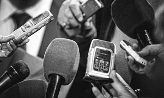 Nem célkeresztbe állítás, hanem oknyomozó újságírás