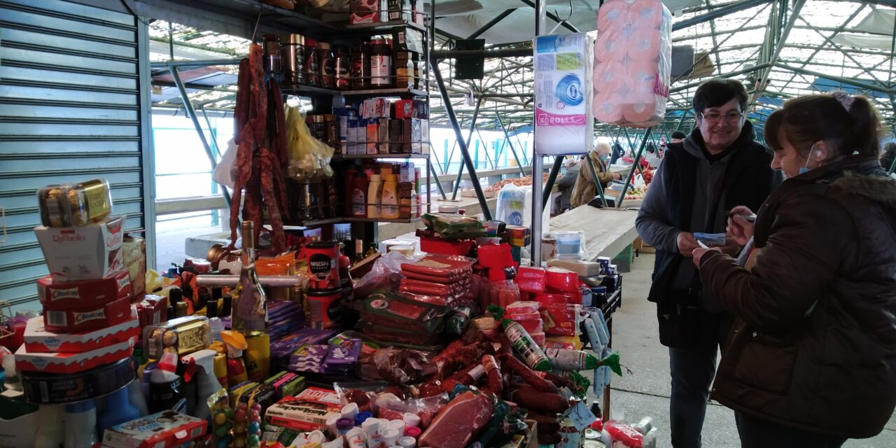 <span class="entry-title-primary">„Eddig se volt könnyű, de most biztosan lehúzom a rolót”</span> <span class="entry-subtitle">A piacokon is kötelező lesz az adómemóriás pénztárgép</span>