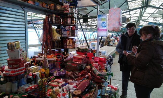 <span class="entry-title-primary">„Eddig se volt könnyű, de most biztosan lehúzom a rolót”</span> <span class="entry-subtitle">A piacokon is kötelező lesz az adómemóriás pénztárgép</span>