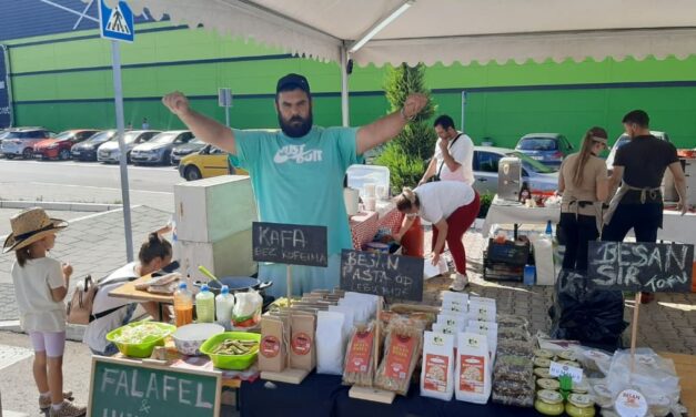 <span class="entry-title-primary">Csicsericsemegék</span> <span class="entry-subtitle">A bácsföldvári Nemanja Mirilov Szerbiában is szeretné elterjeszteni a csicseriborsó-termesztést és a belőle készült ételeket, italokat, kozmetikumokat</span>