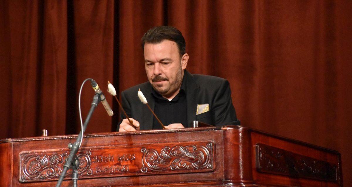 A cimbalom ezer arca Óbecsén