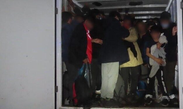 A balkáni útvonalon tevékenykedő embercsempész bandát számoltak fel