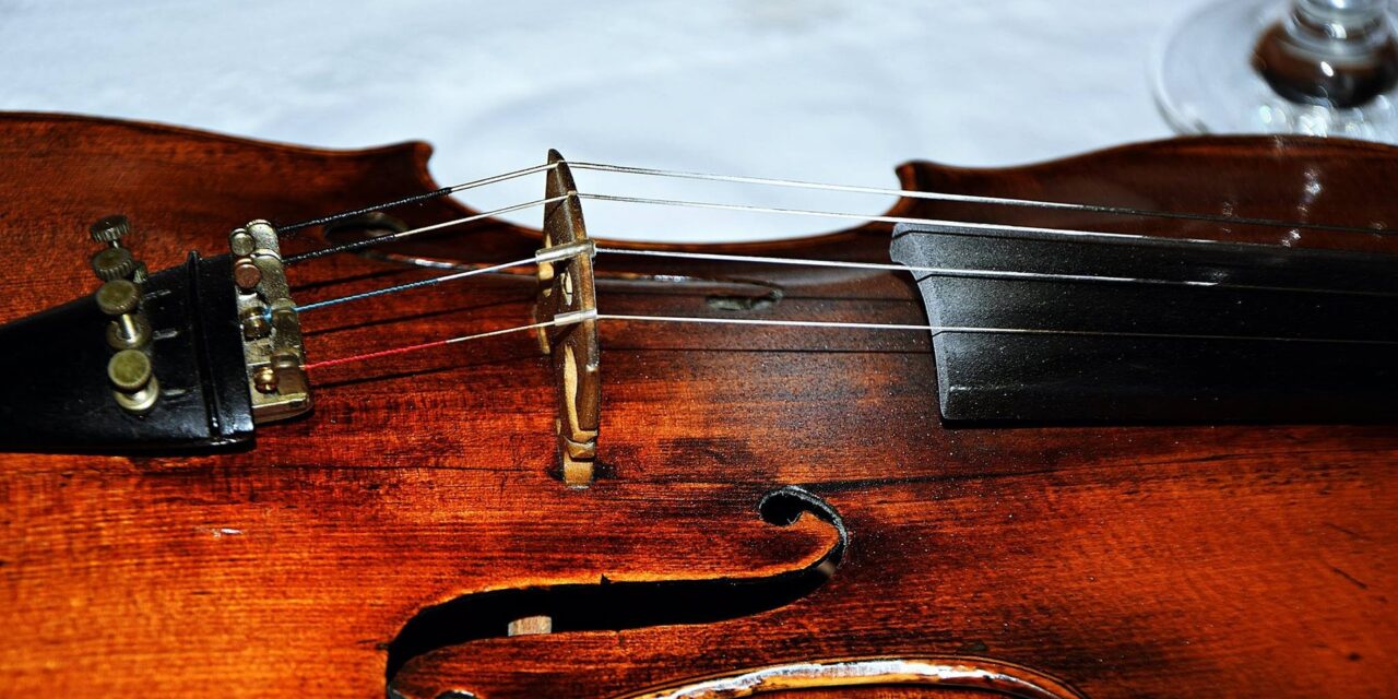 Elnapolták a Lajkó Félixtől ellopott hegedű miatti bírósági tárgyalást