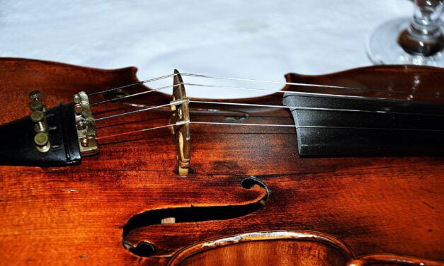 Elnapolták a Lajkó Félixtől ellopott hegedű miatti bírósági tárgyalást