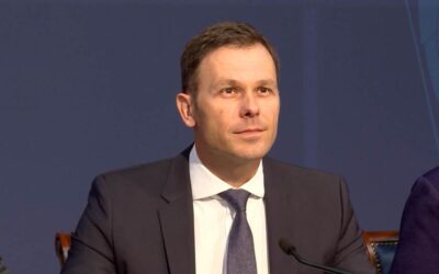 Ismét megszólalt a pénzügyminiszter Emelkednek a fizetések, a nyugdíjak