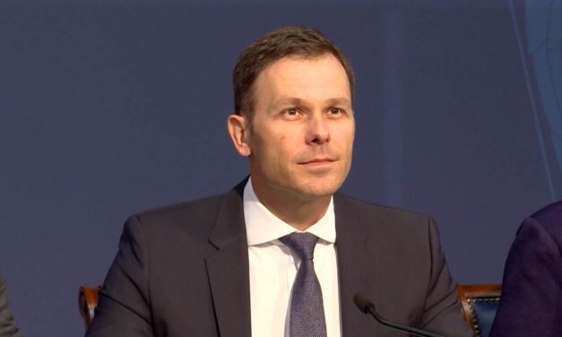 Október elsejétől a tanárok és az egészségügyben dolgozók fizetése is emelkedik