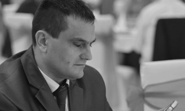 A haladó tanácsosnak posztumusz Pro Urbe Életműdíjat adományoz a zentai önkormányzat